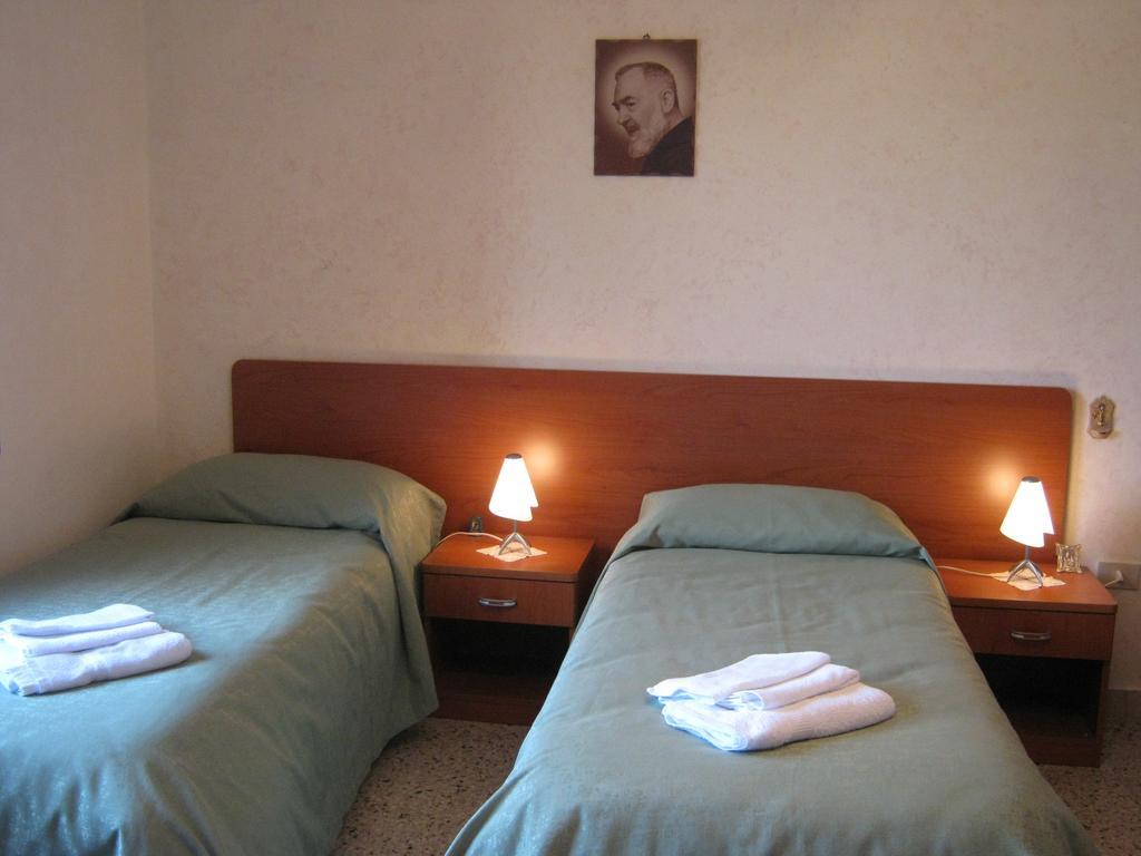 B&B La Casa Dell'Artista Assoro Zewnętrze zdjęcie
